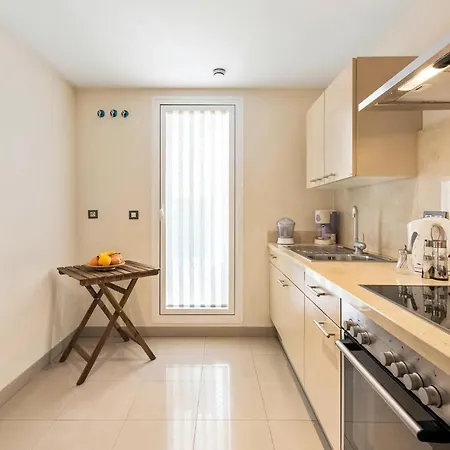 2 Bedroom Beautiful In Apartment
