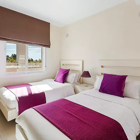 2 Bedroom Beautiful In Apartment *